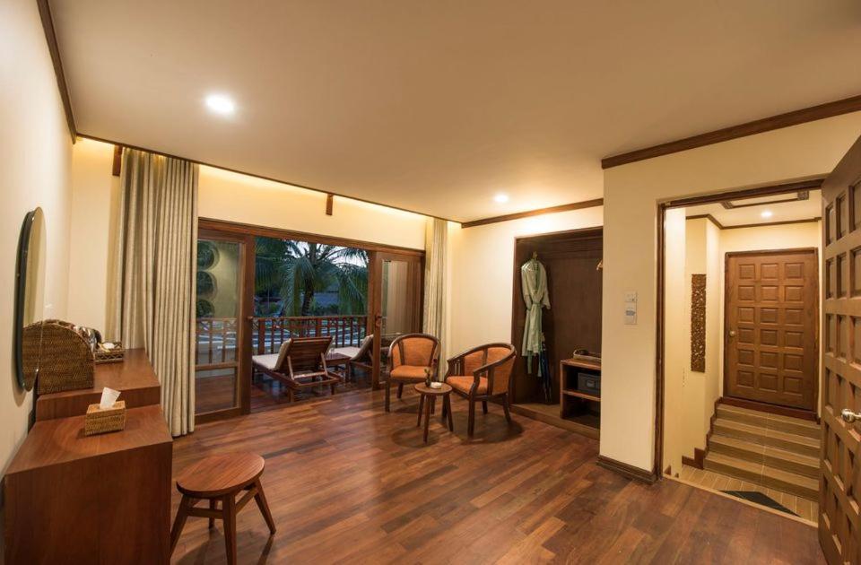 נגפאלי Jade Marina Resort And Spa מראה חיצוני תמונה